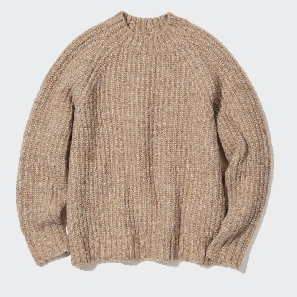 UNIQLO Low Gauge Mockneck Sweater in Beige